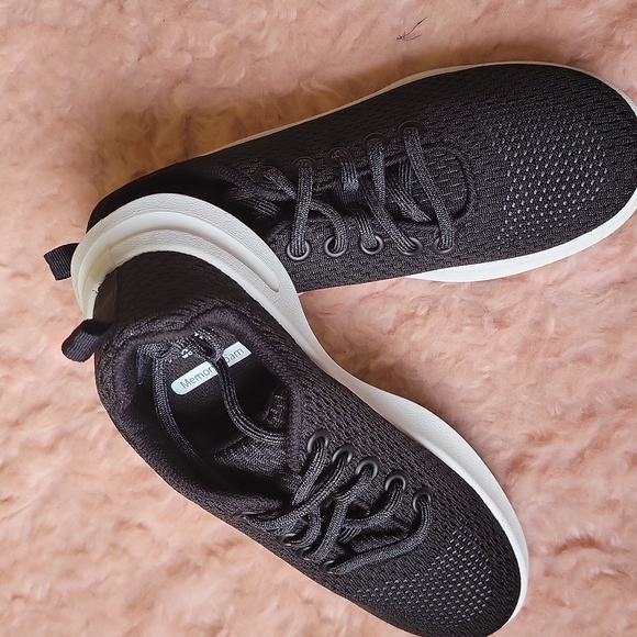 Athletic Works Women's Sneakers - Picture 3 of 7